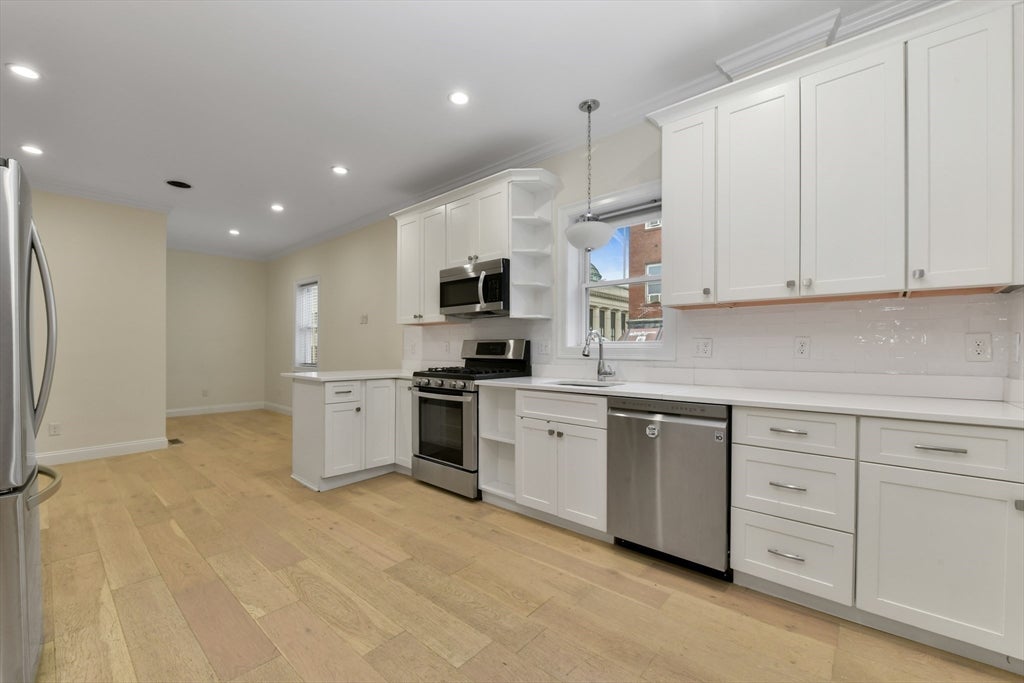 111 Maverick Street U1