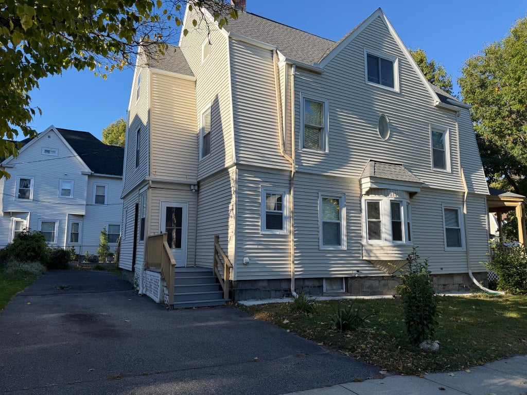 Photo of 9 Englewood Ave, Worcester, MA 01603 (MLS # 73594944)