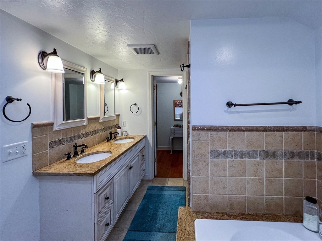 56 Rockridge Rd, Framingham, MA, 56 Rockridge Rd, Framingham, MA Photo #22