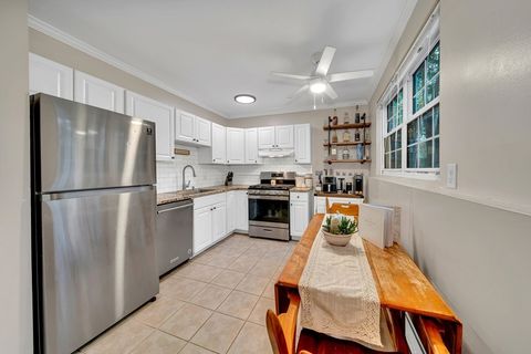 Photo of 70 Farrwood Ave #7, North Andover, MA 01845 (MLS # 73451506)