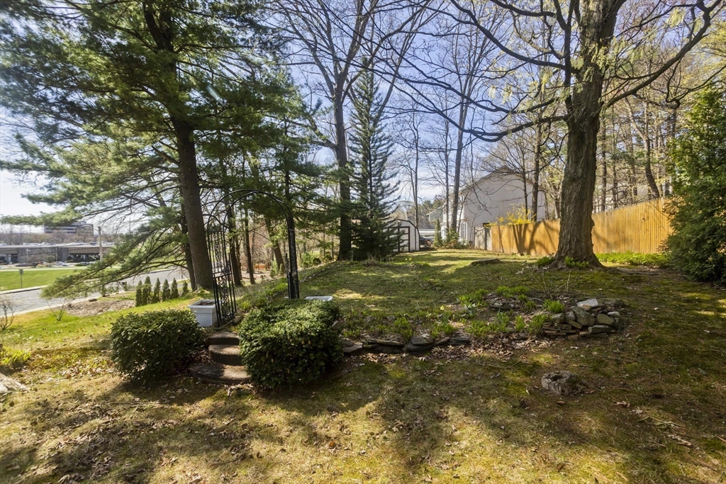1083 Homestead