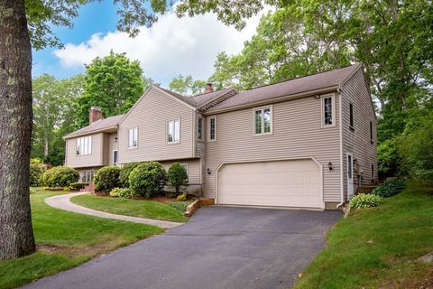 7 Jacqueline Ln Plymouth MA 02360