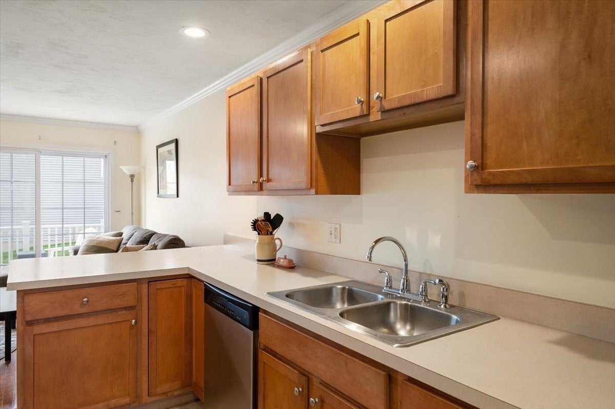 3 Snow Bell LN #3, Worcester, MA, 3 Snow Bell LN #3, Worcester, MA Photo #9