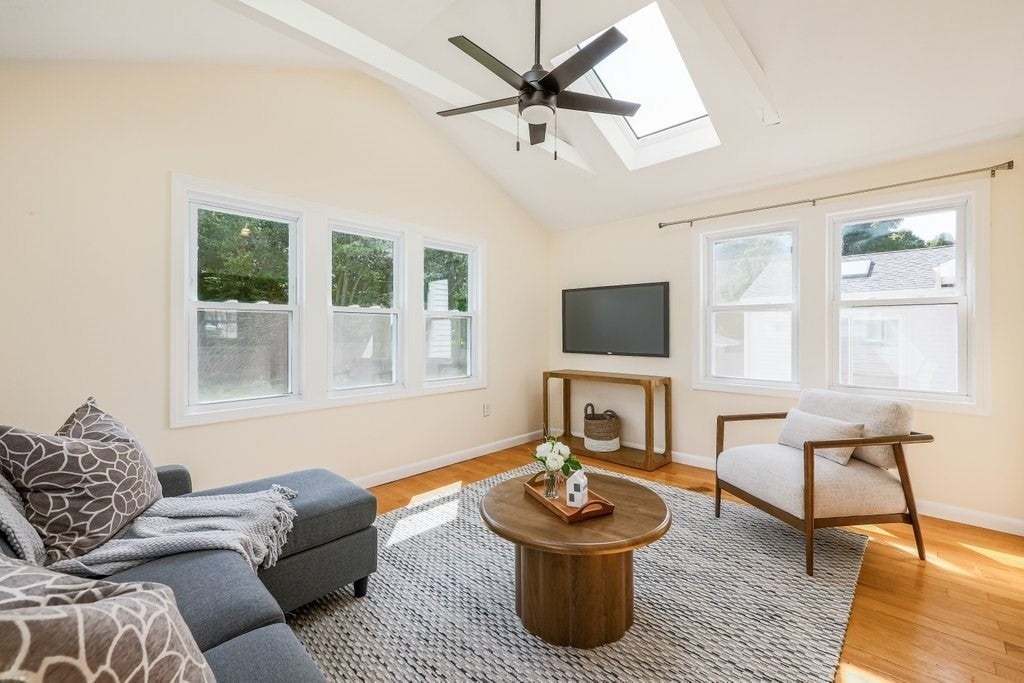 107 Bumble Bee Circle, Shrewsbury, MA Photo #11