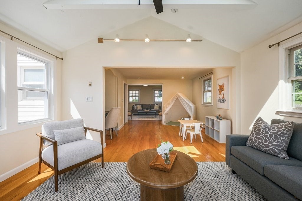 107 Bumble Bee Circle, Shrewsbury, MA Photo #12