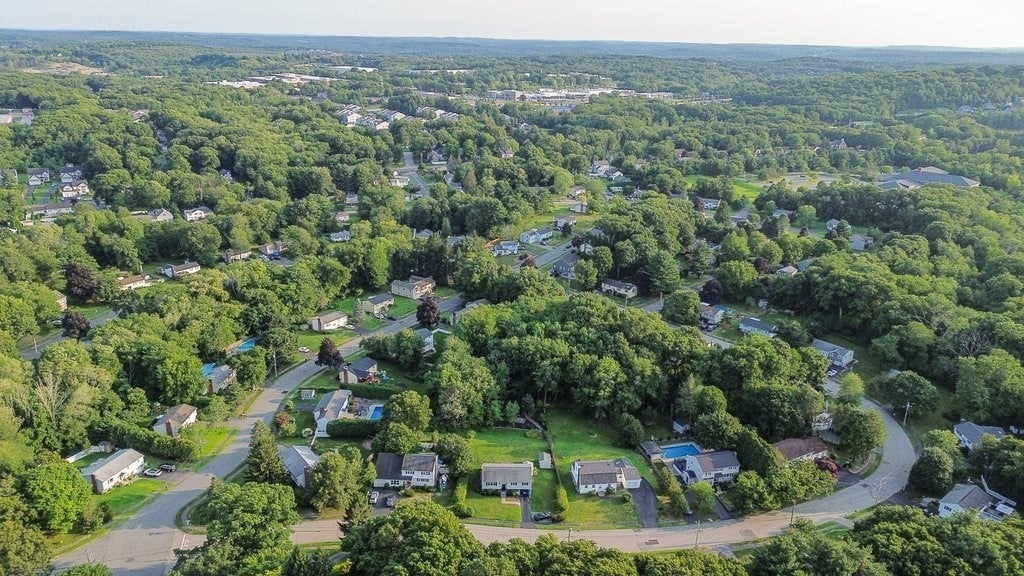 107 Bumble Bee Circle, Shrewsbury, MA Photo #39