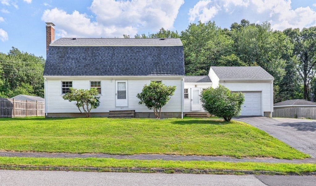 107 Bumble Bee Circle, Shrewsbury, MA Photo #33