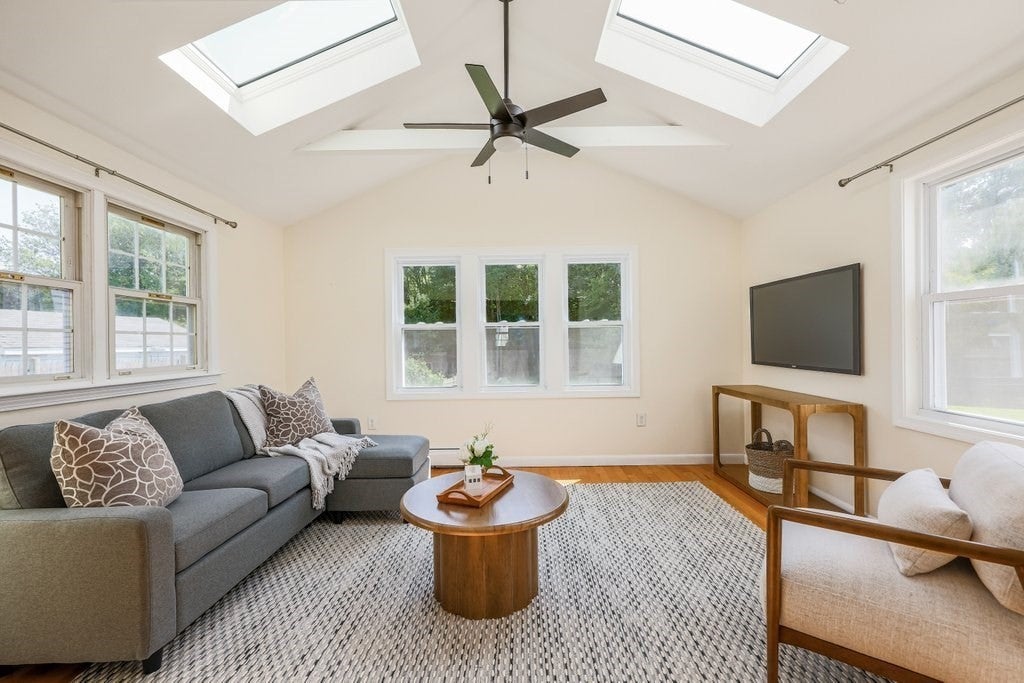 107 Bumble Bee Circle, Shrewsbury, MA Photo #10