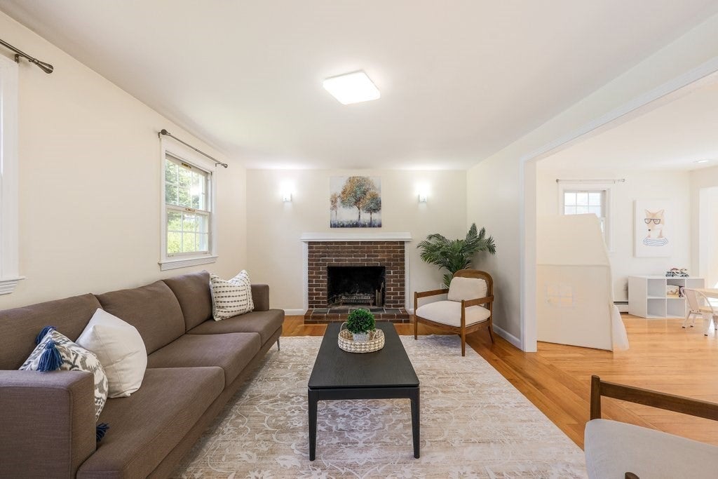 107 Bumble Bee Circle, Shrewsbury, MA Photo #7