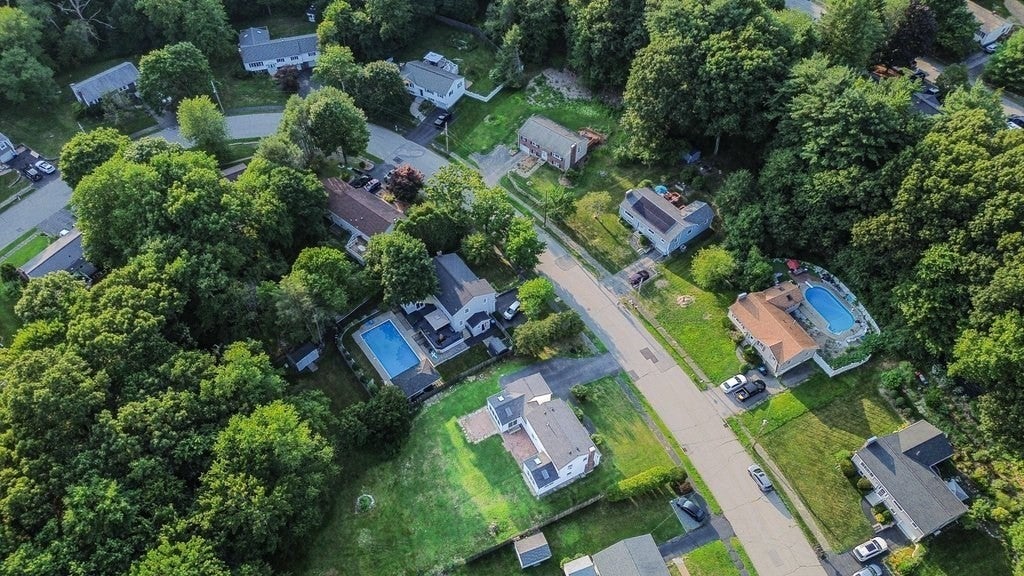 107 Bumble Bee Circle, Shrewsbury, MA Photo #38
