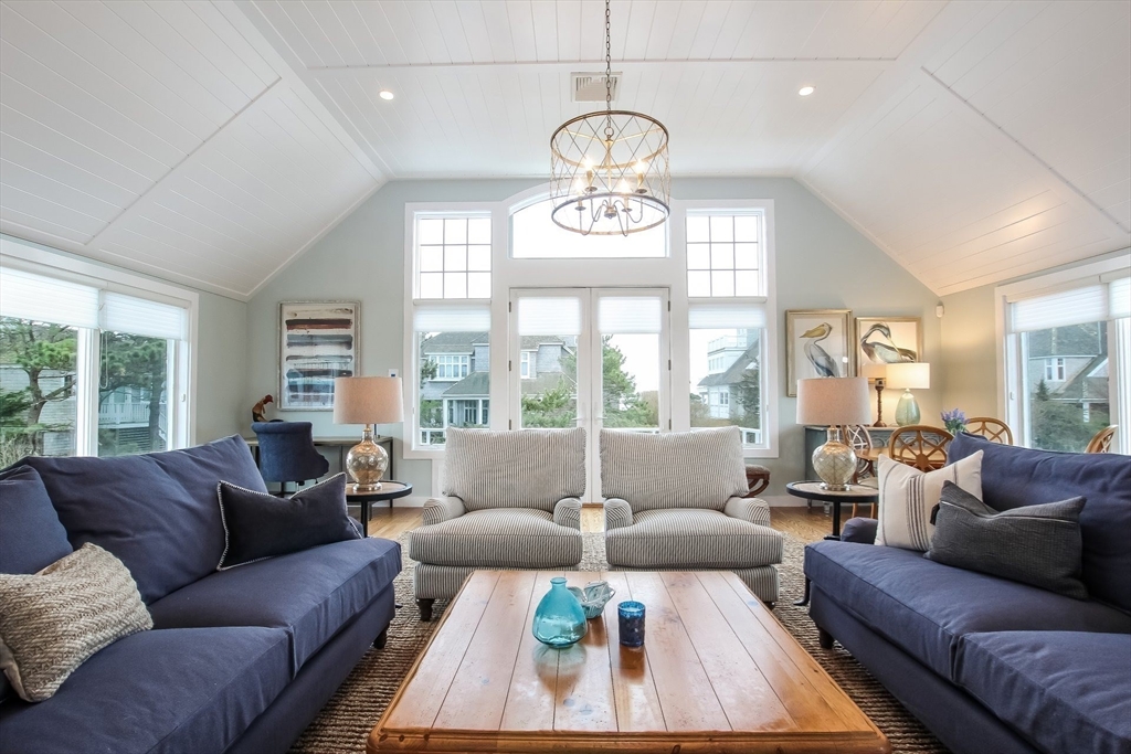 Mashpee, Massachusetts 02649, United States, 4 Bedrooms Bedrooms, ,4 BathroomsBathrooms,Residential,Pending,82558