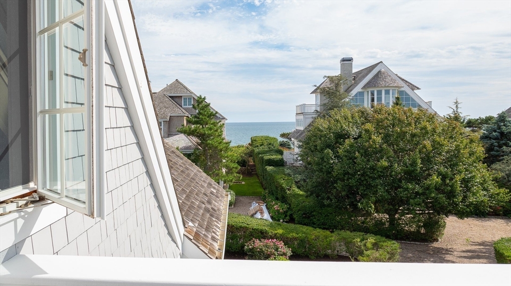 Mashpee, Massachusetts 02649, United States, 4 Bedrooms Bedrooms, ,4 BathroomsBathrooms,Residential,Pending,82558