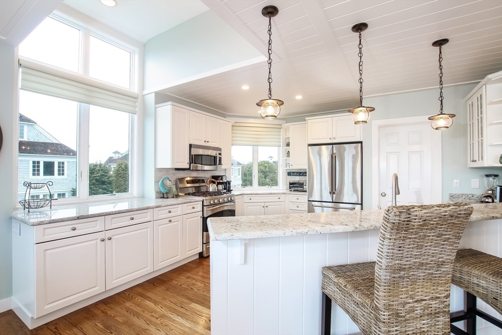 Mashpee, Massachusetts 02649, United States, 4 Bedrooms Bedrooms, ,4 BathroomsBathrooms,Residential,Pending,82558