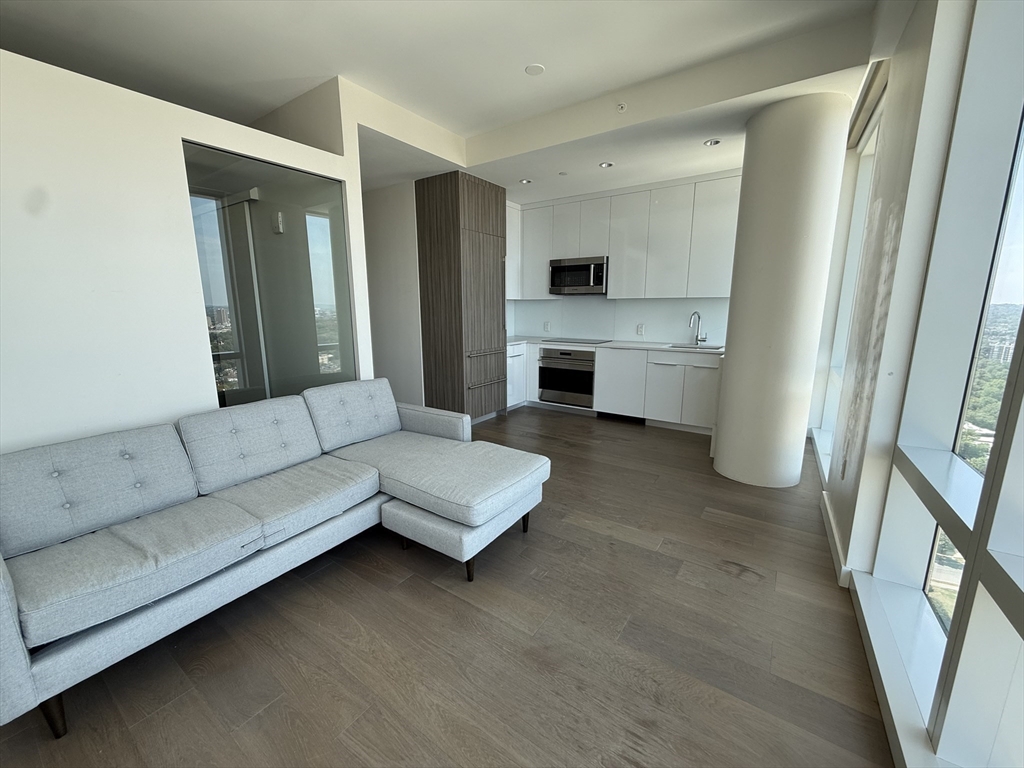 188 Brookline Ave 27G