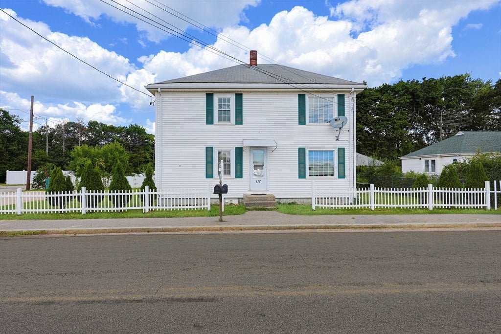 Photo of 117 Bacon St, Attleboro, MA