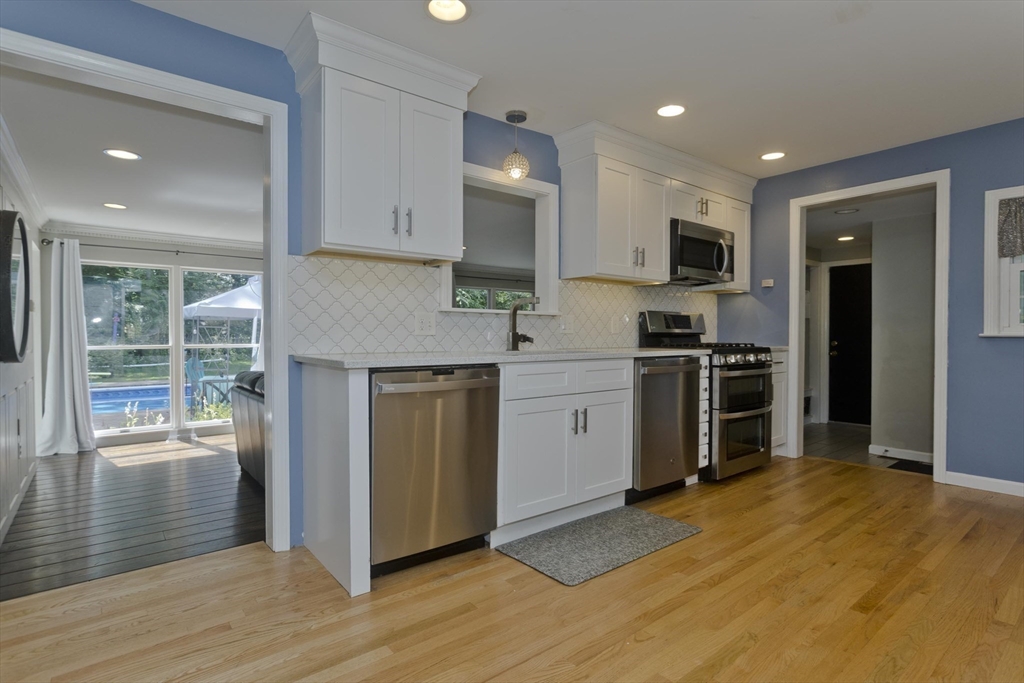 60 Cheshire Dr