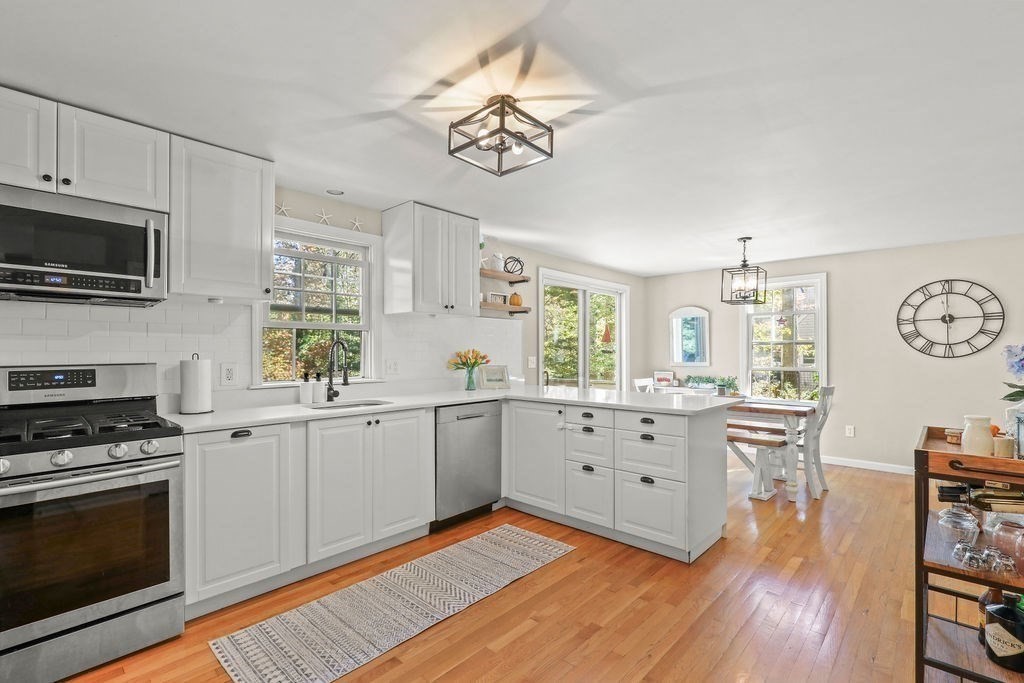 825 Cotuit