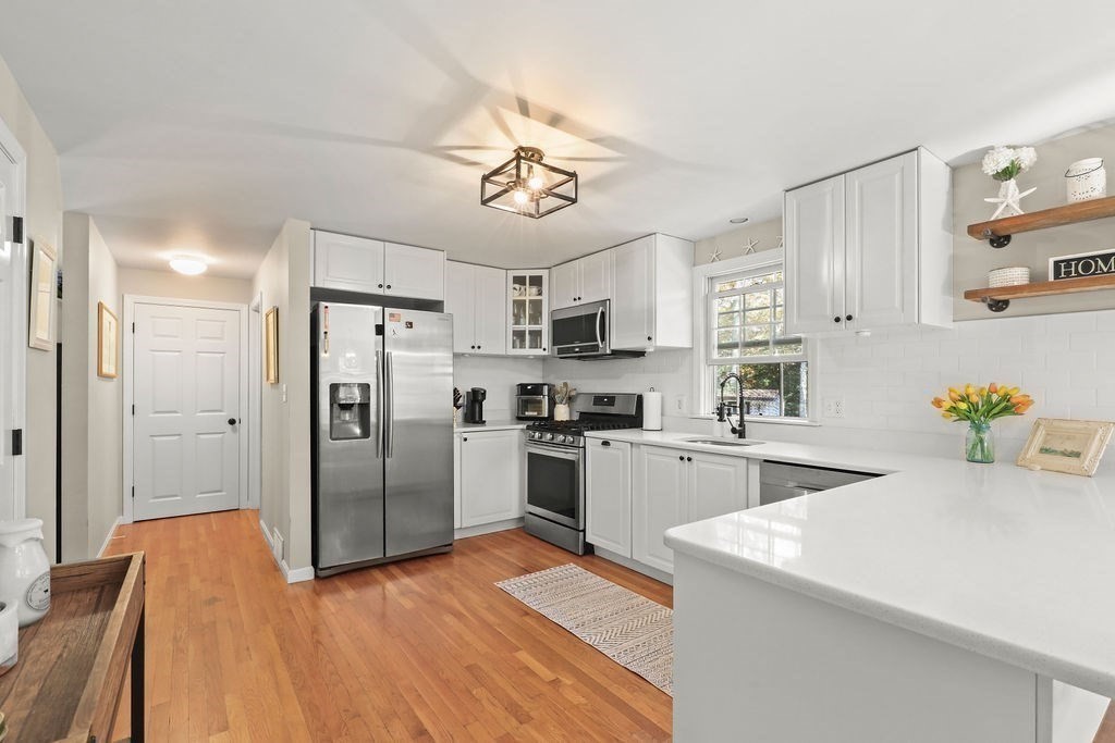 825 Cotuit