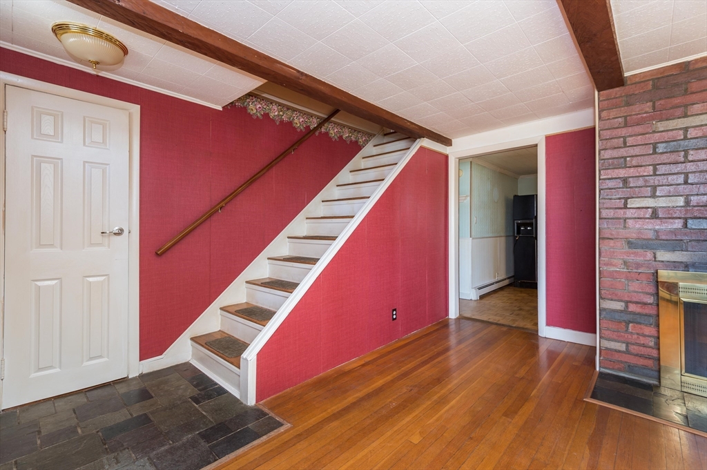 36 Middle St