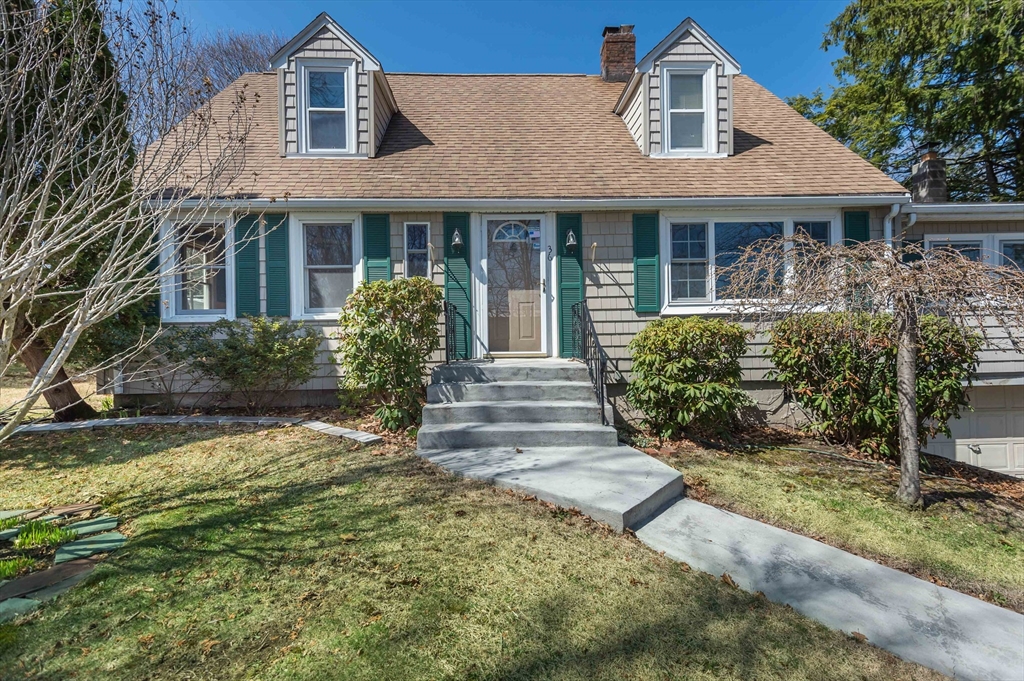 36 Middle St
