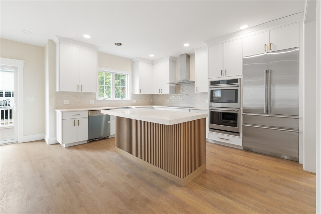 54 Hawthorn Ave