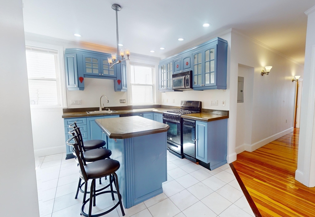 200 Hyde Park Ave 2