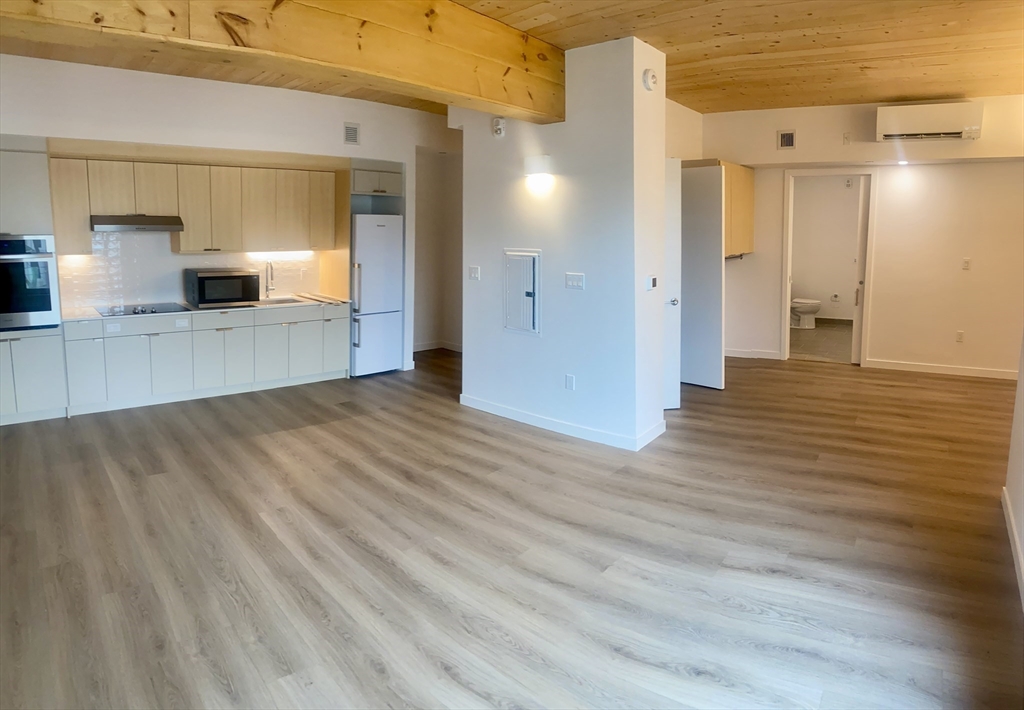 154 Broadway 210