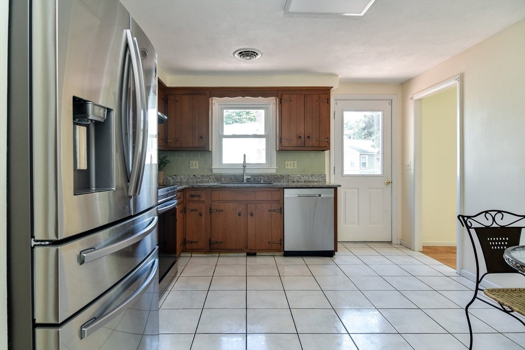 6 Salvi Drive, Framingham, MA, 6 Salvi Drive, Framingham, MA Photo #10