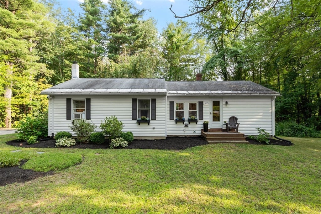 Photo of 163 Beal St, Lunenburg, MA