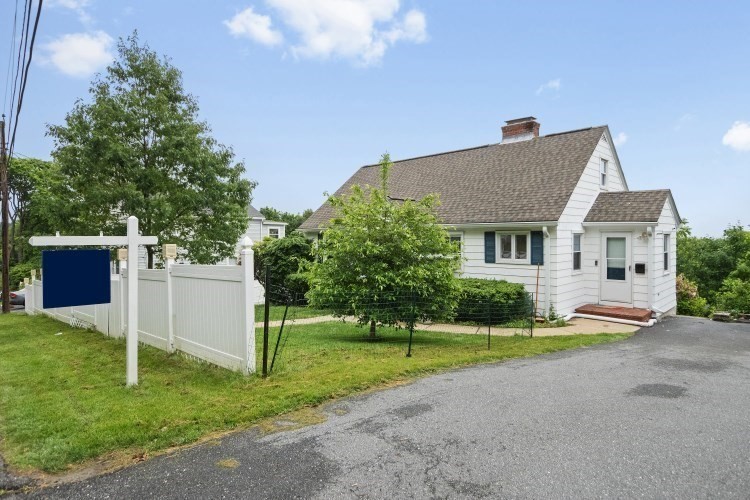 35 Marsh Avenue