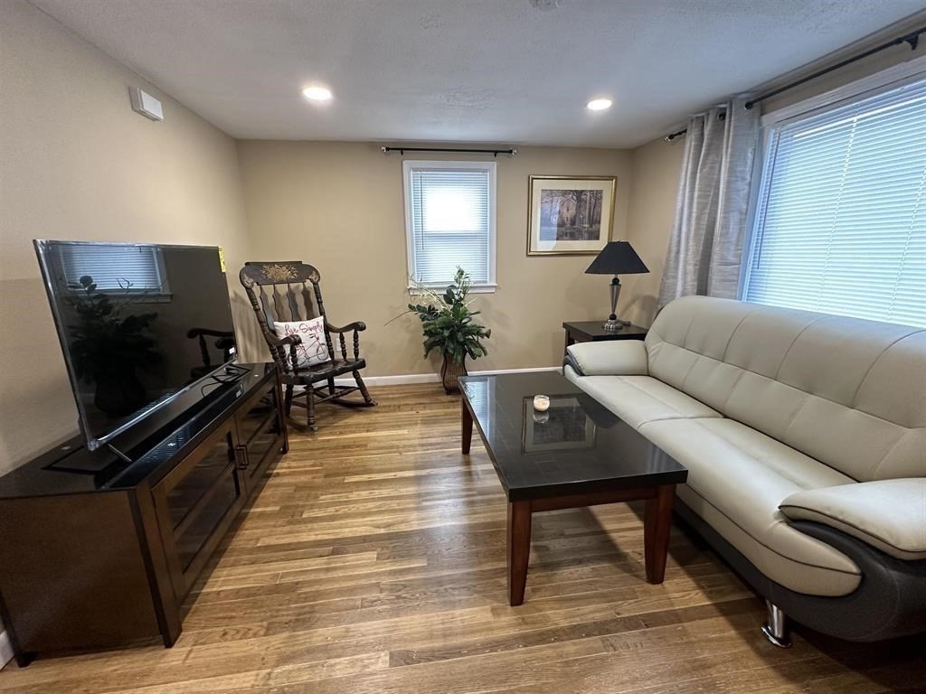 4 Lorraine Ave 4