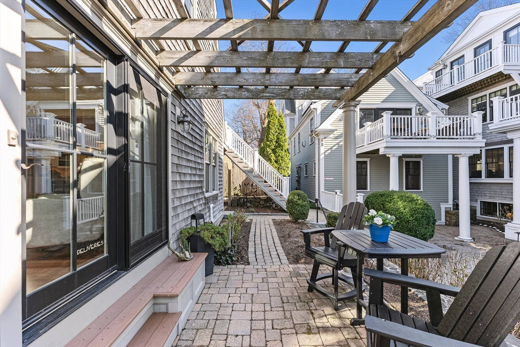 31 Brewster St 31