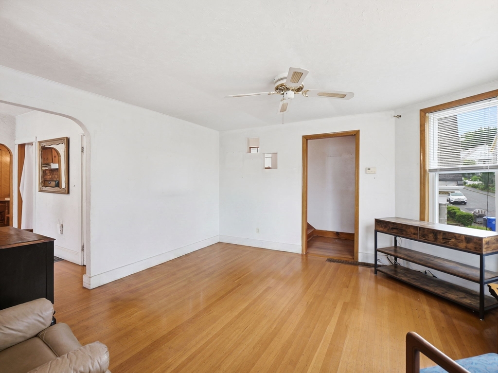 11-13 Brookfield St