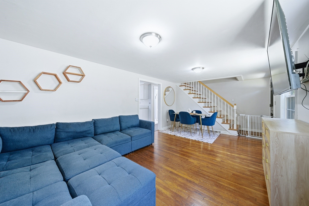 391 W Pond St
