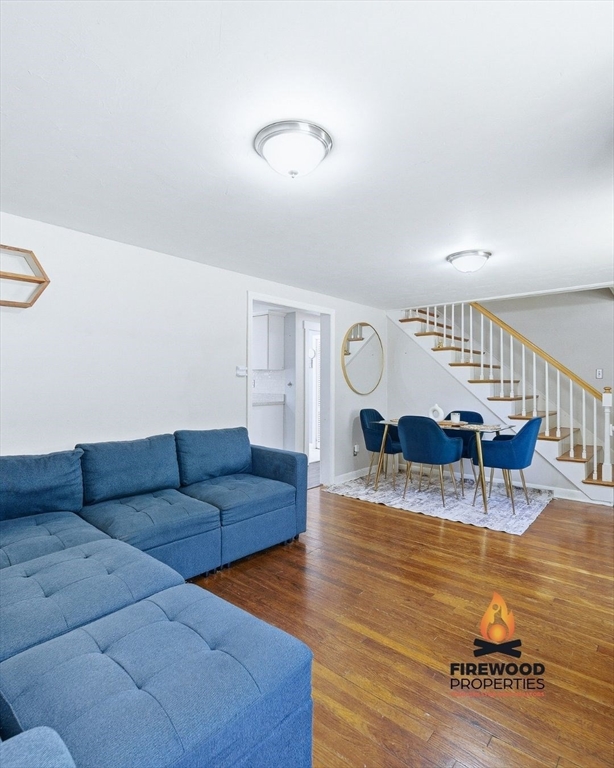 391 W Pond St