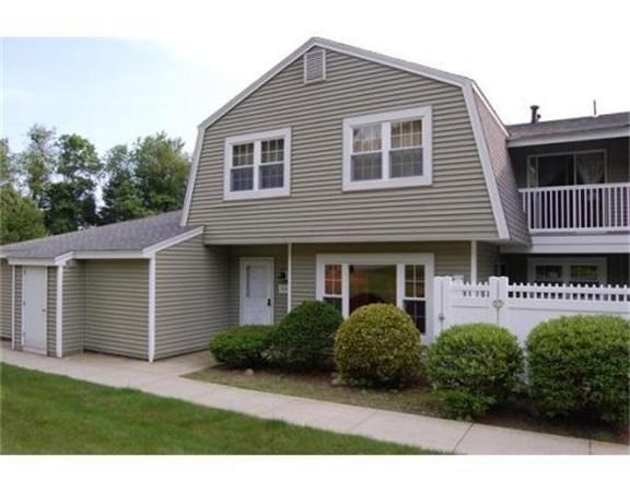 904 Edgebrook Drive 904