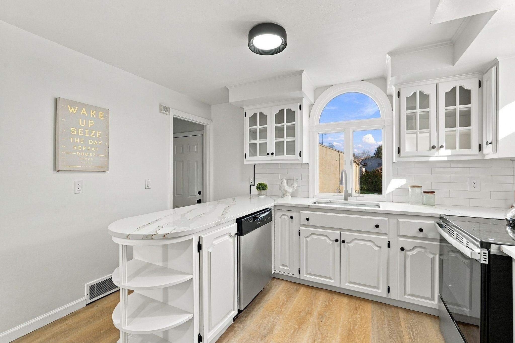 28 New Ludlow Rd, Granby, MA Photo #10