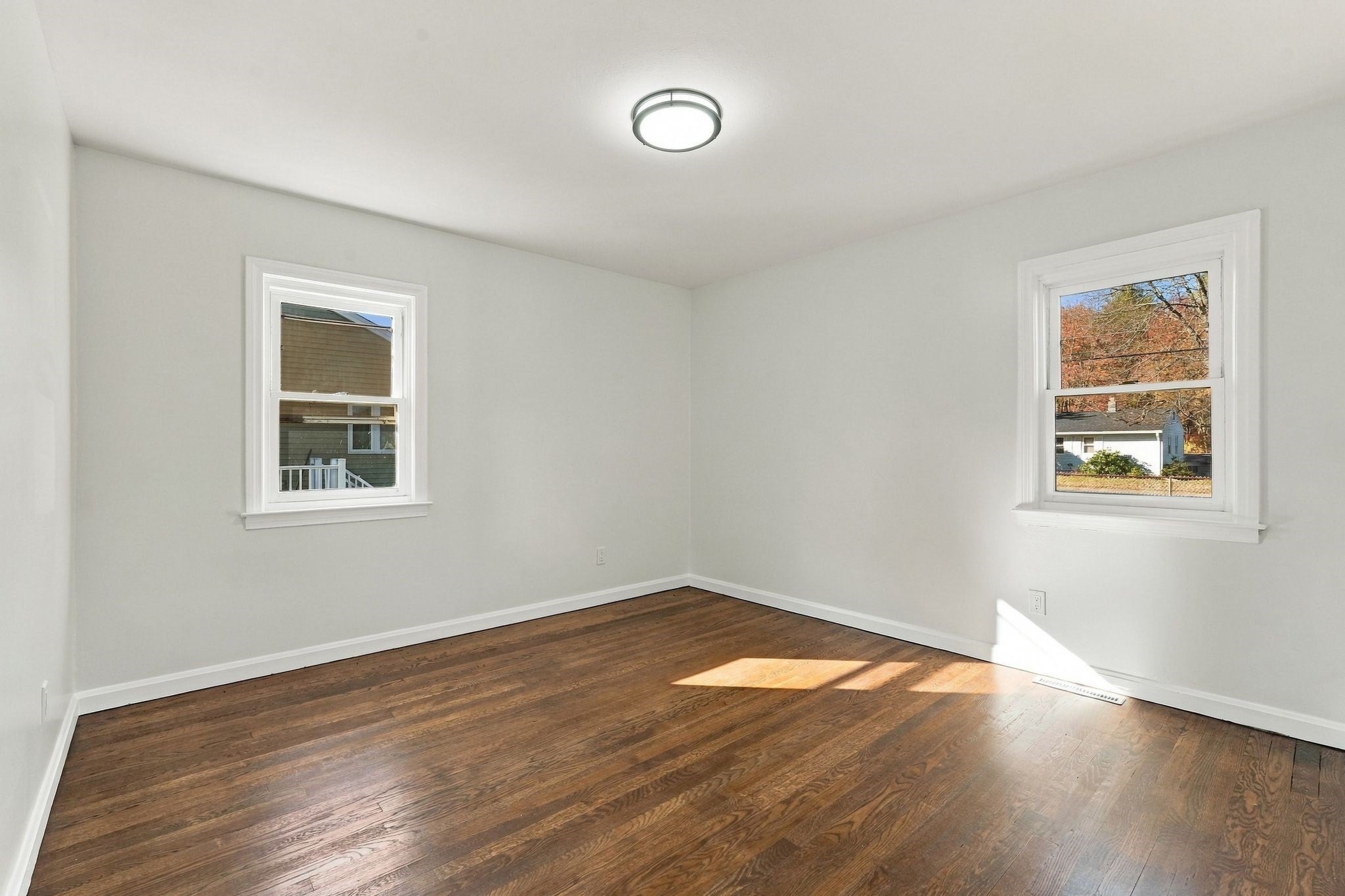 28 New Ludlow Rd, Granby, MA Photo #11