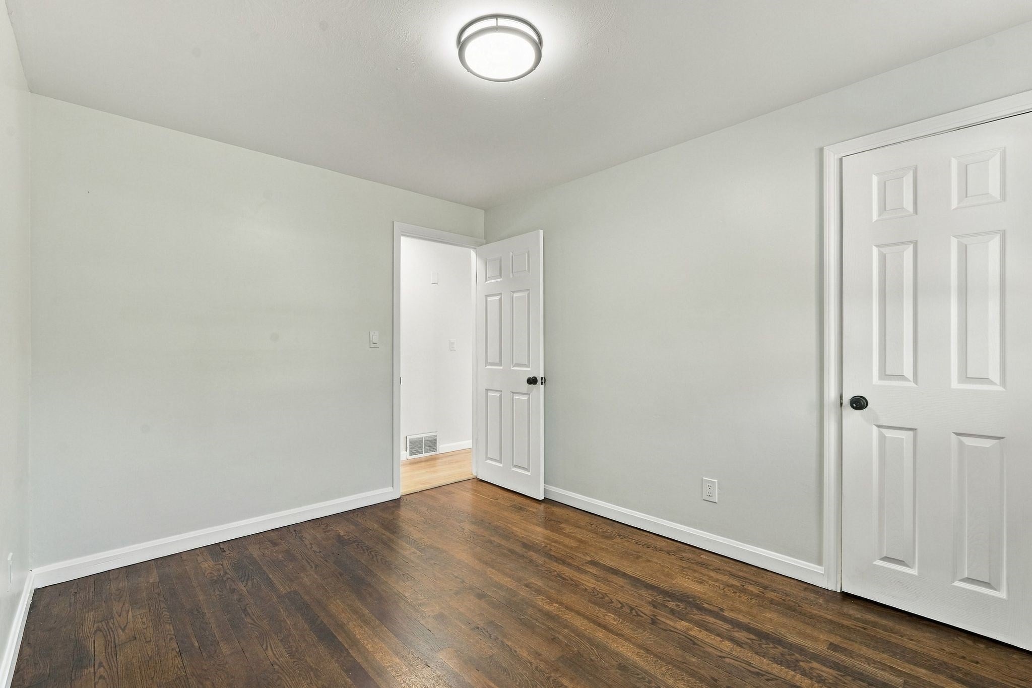 28 New Ludlow Rd, Granby, MA Photo #15