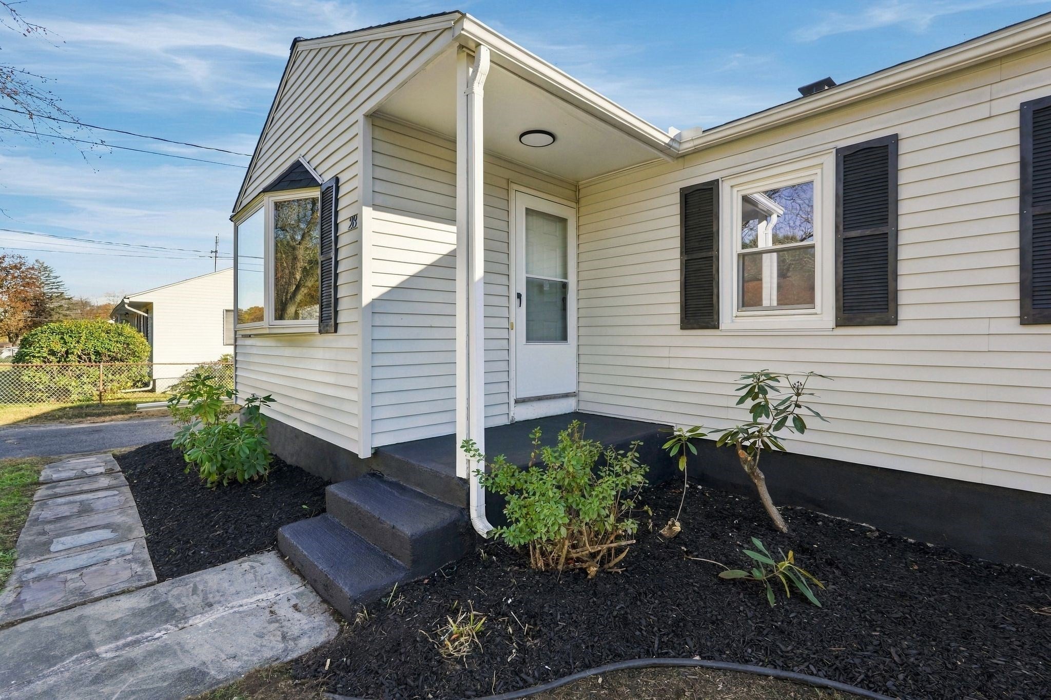 28 New Ludlow Rd