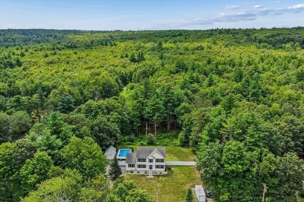 110 Middle Rd, Deerfield, NH Photo #2