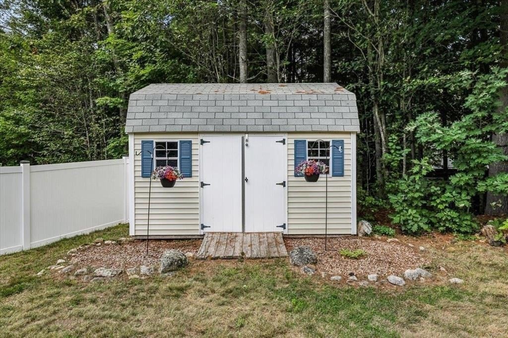110 Middle Rd, Deerfield, NH Photo #6