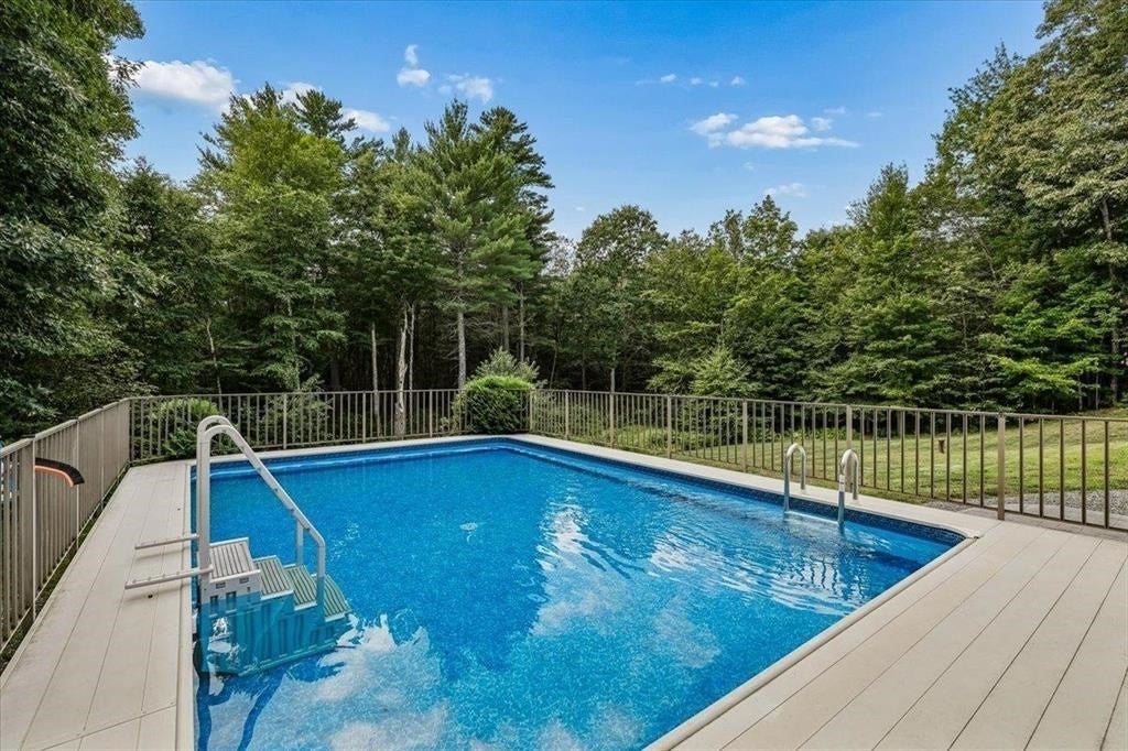 110 Middle Rd, Deerfield, NH Photo #40