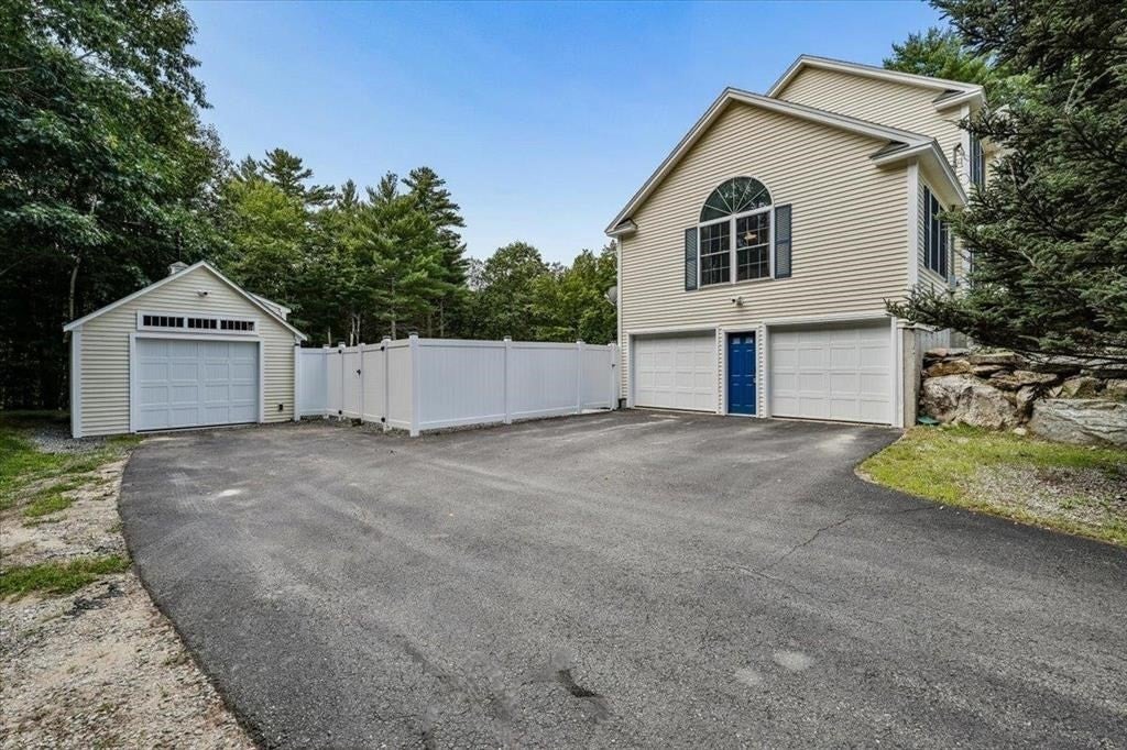 110 Middle Rd, Deerfield, NH Photo #8