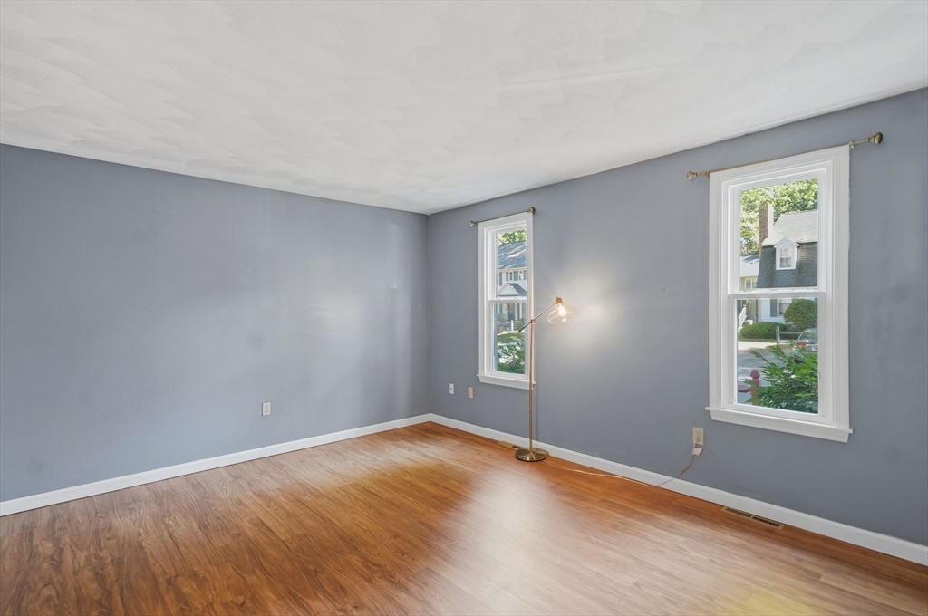 327 Wellman Avenue 327