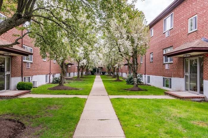 64 Bryon Rd 1