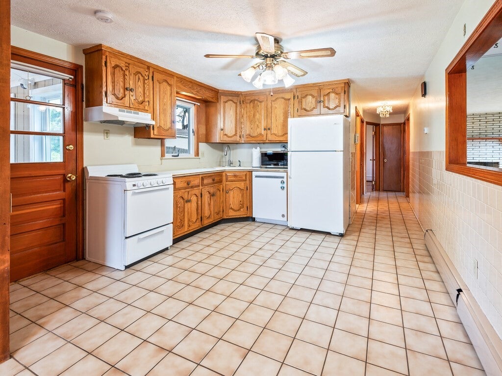 28 Superior Road, Worcester, MA, 28 Superior Road, Worcester, MA Photo #8