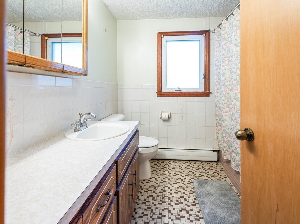 28 Superior Road, Worcester, MA, 28 Superior Road, Worcester, MA Photo #15
