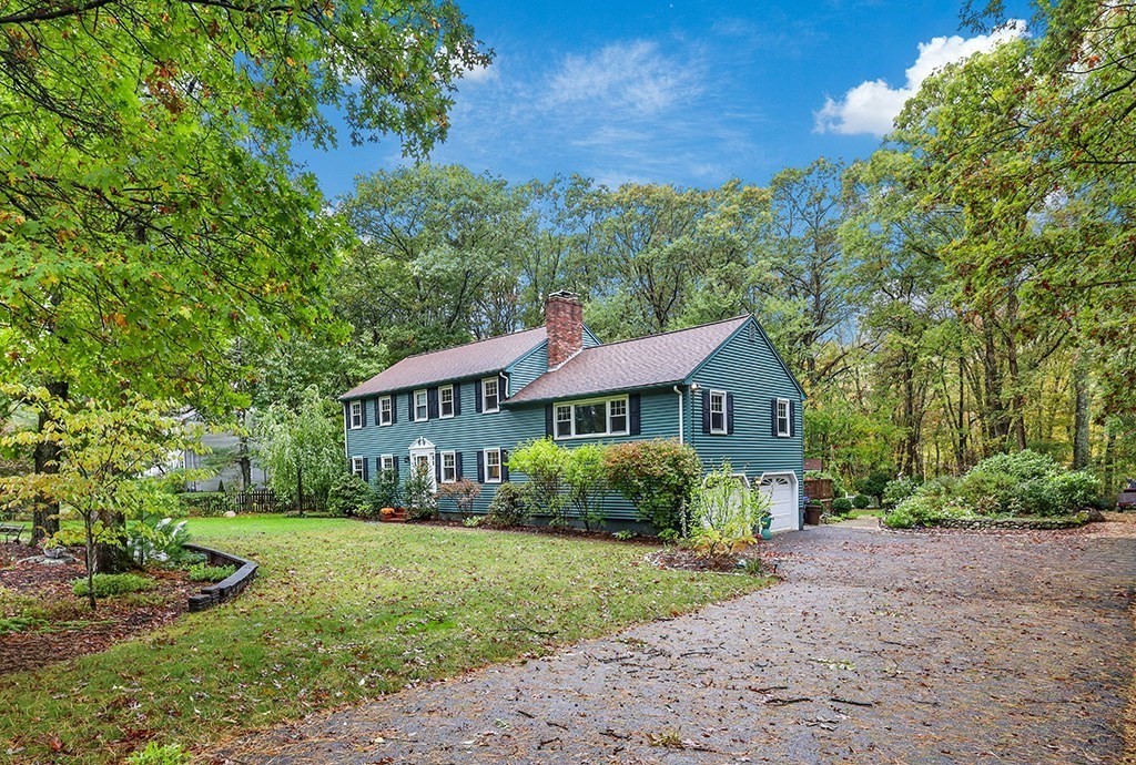 24 Red Coat Ln