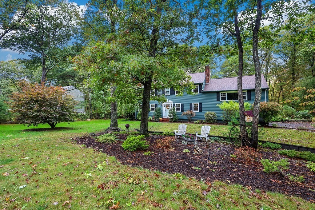 24 Red Coat Ln